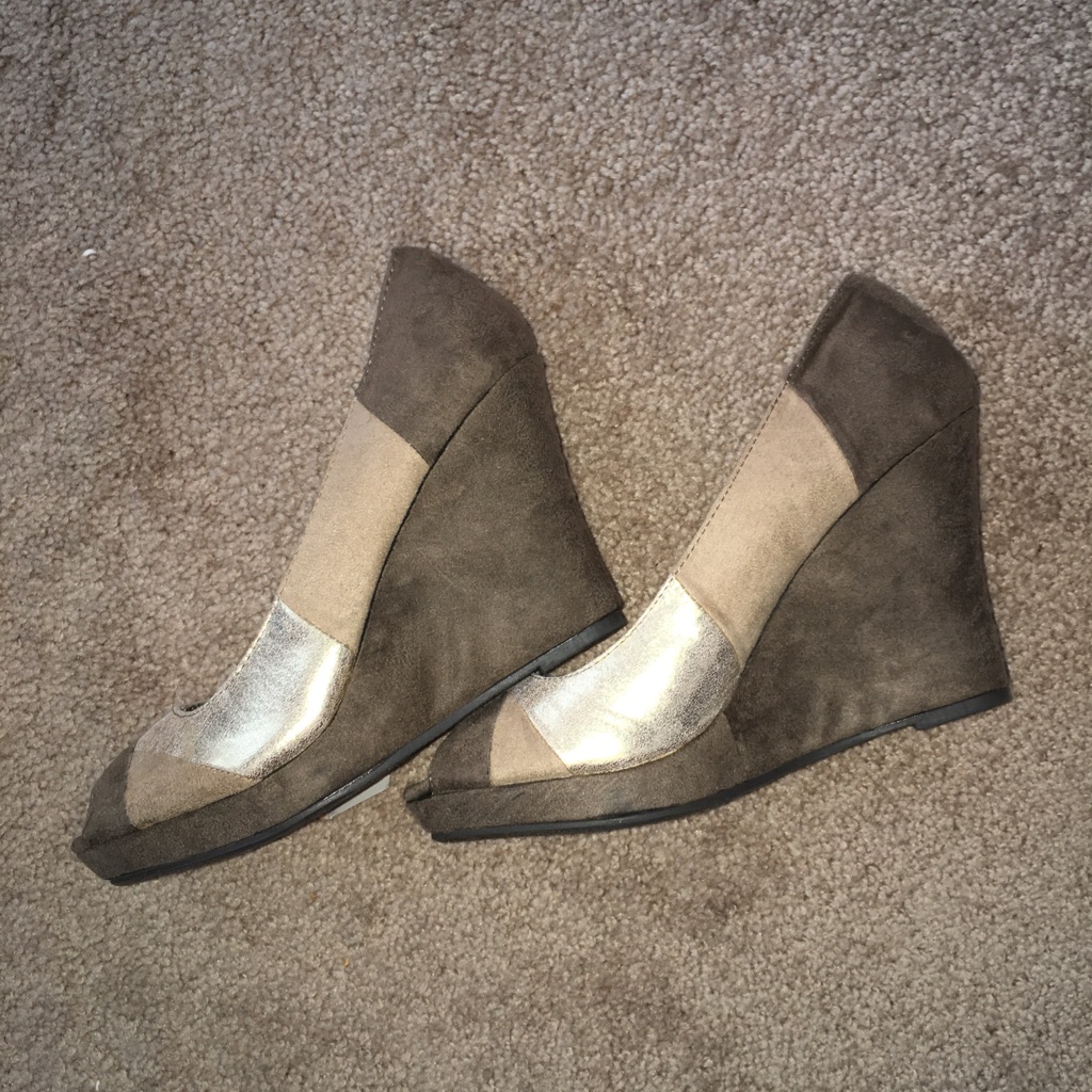NyC Brand New Suede Platform Wedges
